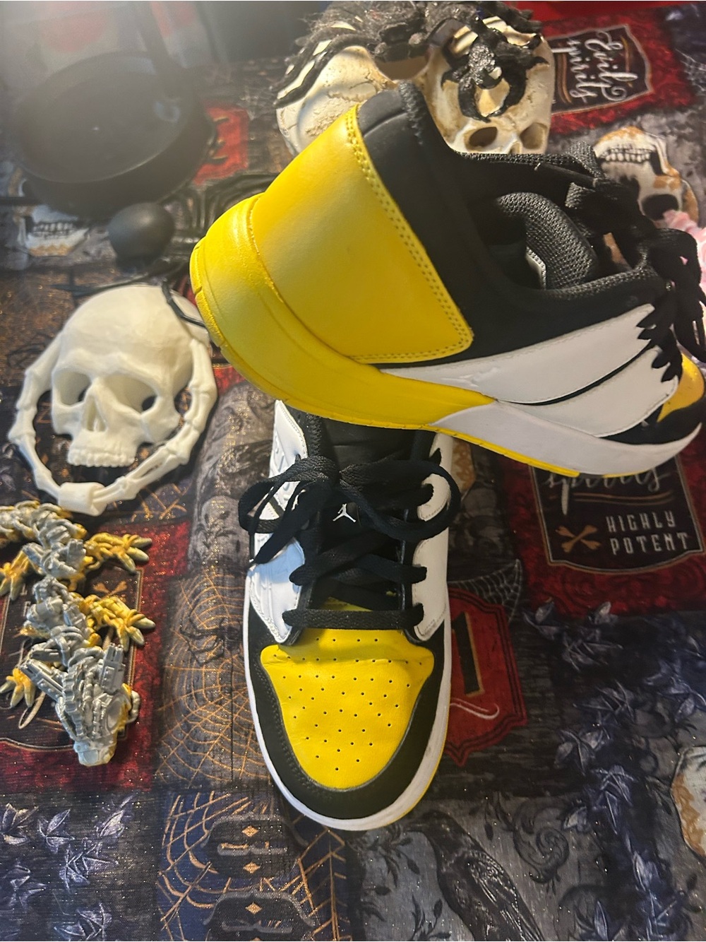 Nike Yellow Black White Men's Athletic Sneakers